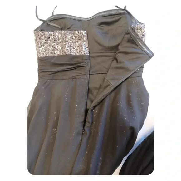 Adrianna Papell Hailey  Black & Silver Hi Lo Dress Size 5/6 - Picture 6 of 12